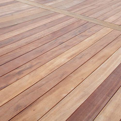 Fastener free terrace built with DeckWise® Extreme S<sup>®</sup> fixing